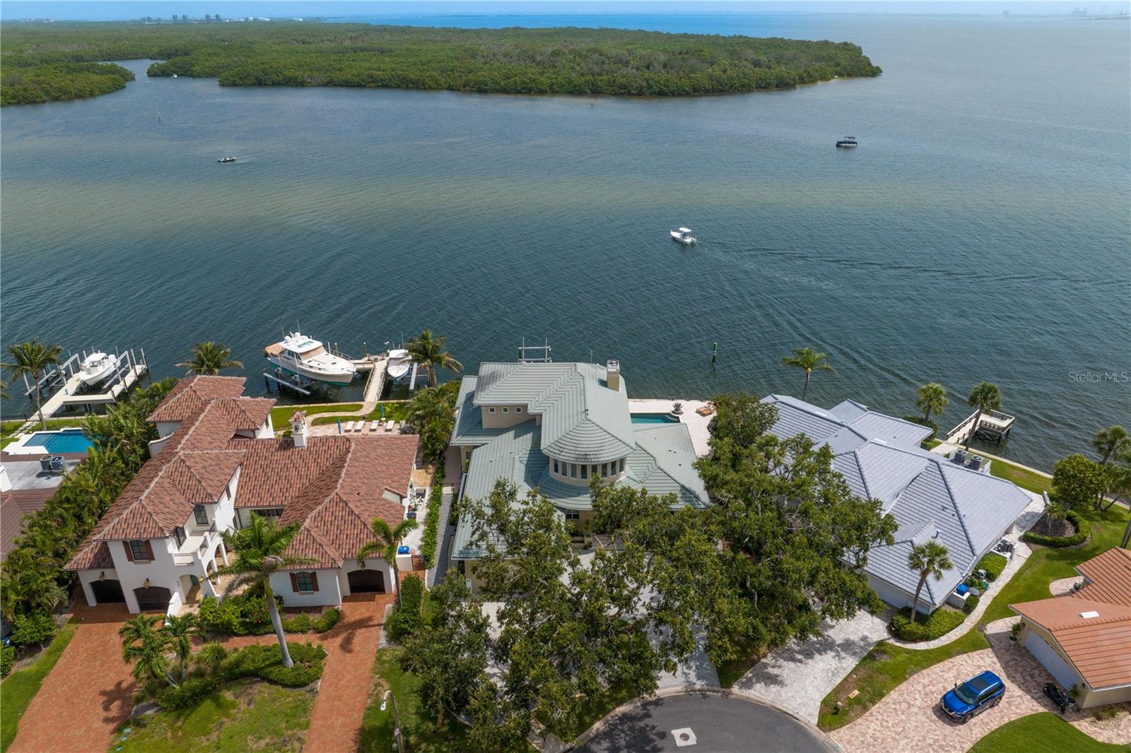 Listing photo id 87 for 2279 Mermaid Point Ne
