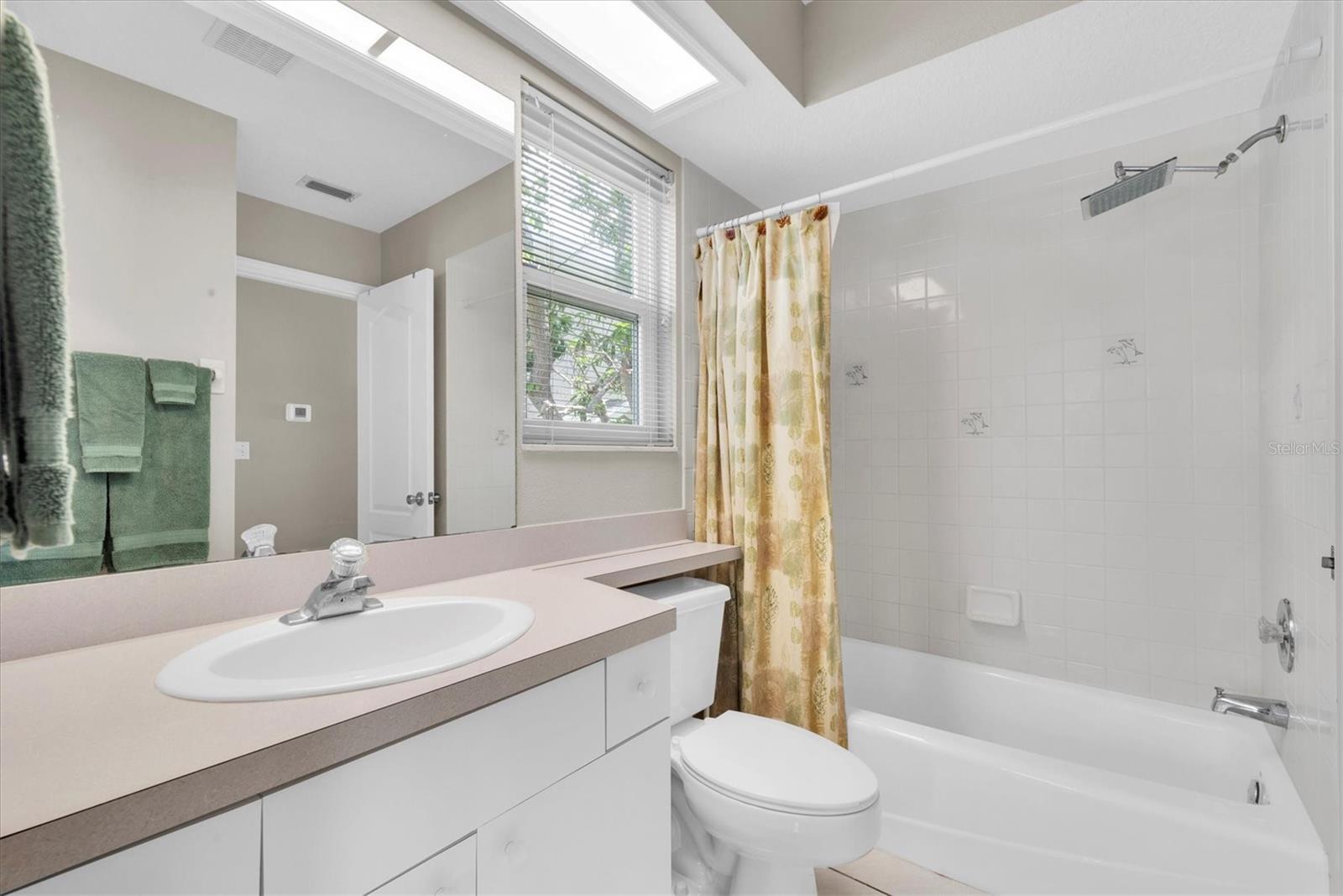 Image 36 of 55 For 2507 Bay Boulevard A