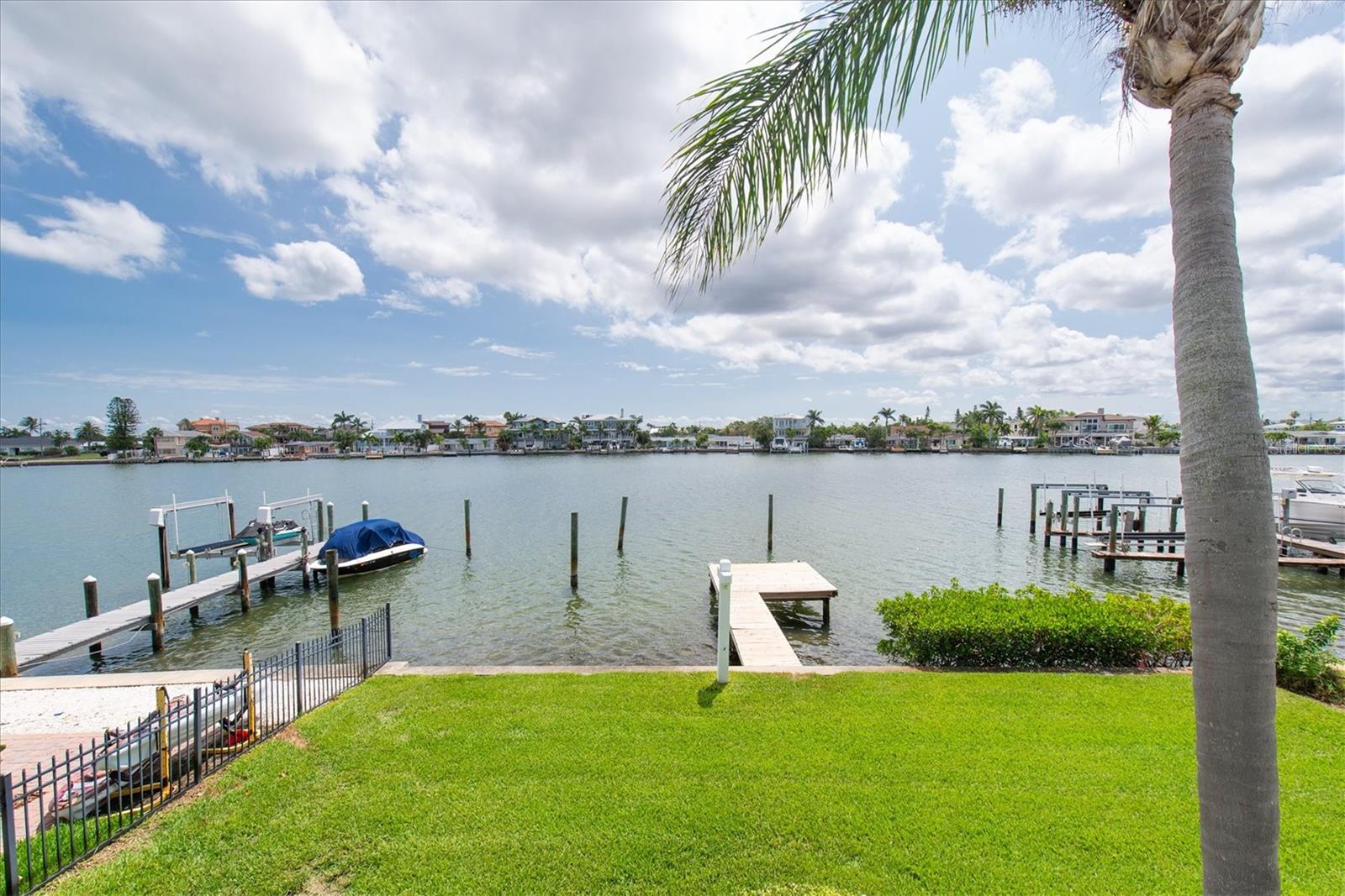 Image 6 of 55 For 2507 Bay Boulevard A