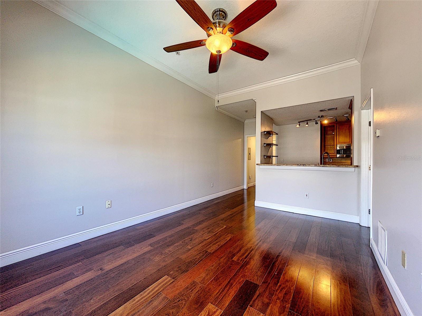 Image 5 of 26 For 800 Dakota Avenue 431