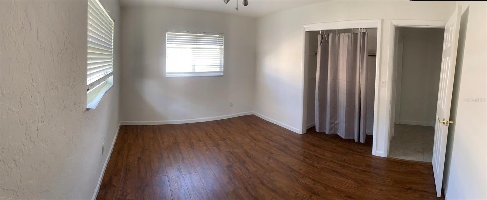 Listing photo id 9 for 6474 29th Avenue N