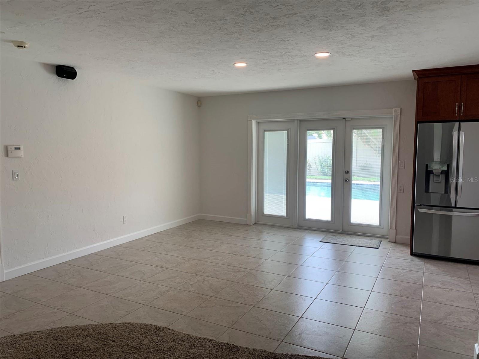 Listing photo id 1 for 6474 29th Avenue N