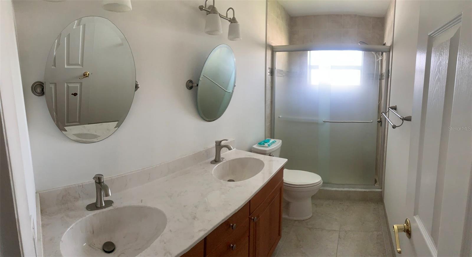 Listing photo id 6 for 6474 29th Avenue N