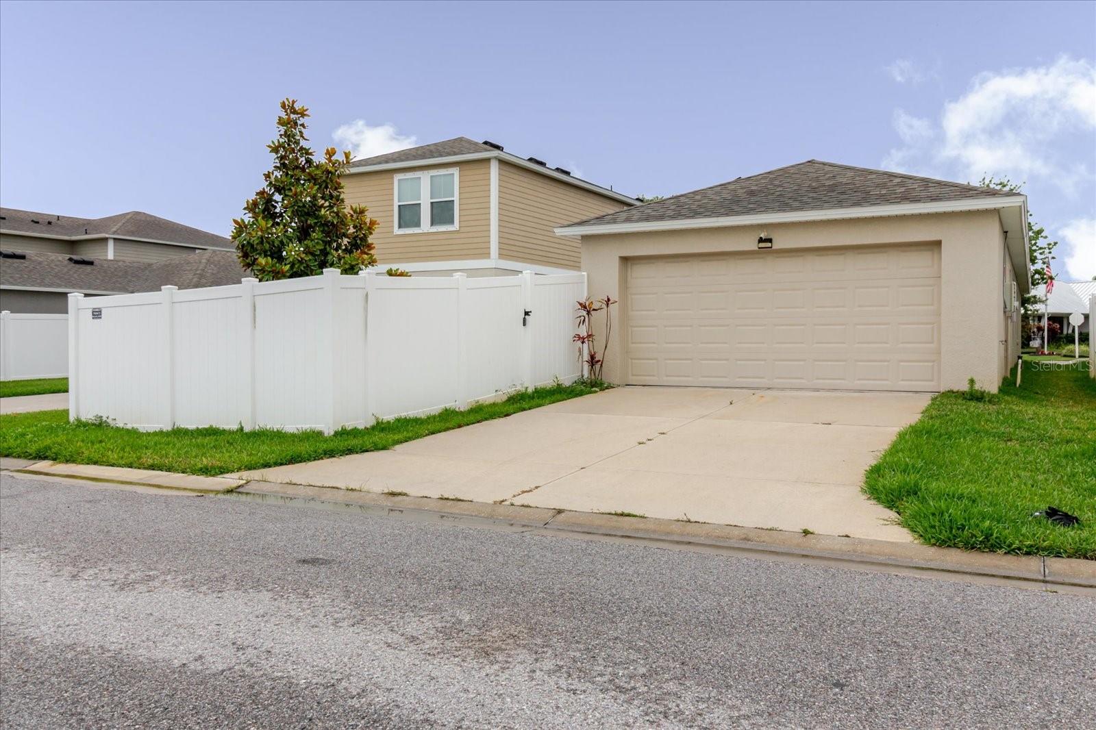 Image 37 of 42 For 13016 Boggy Creek Drive