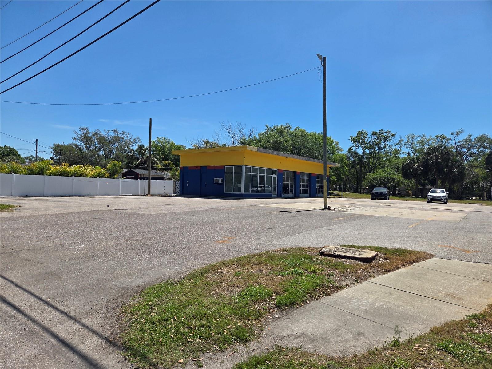 Image 6 of 8 For 3902 West Shore Boulevard
