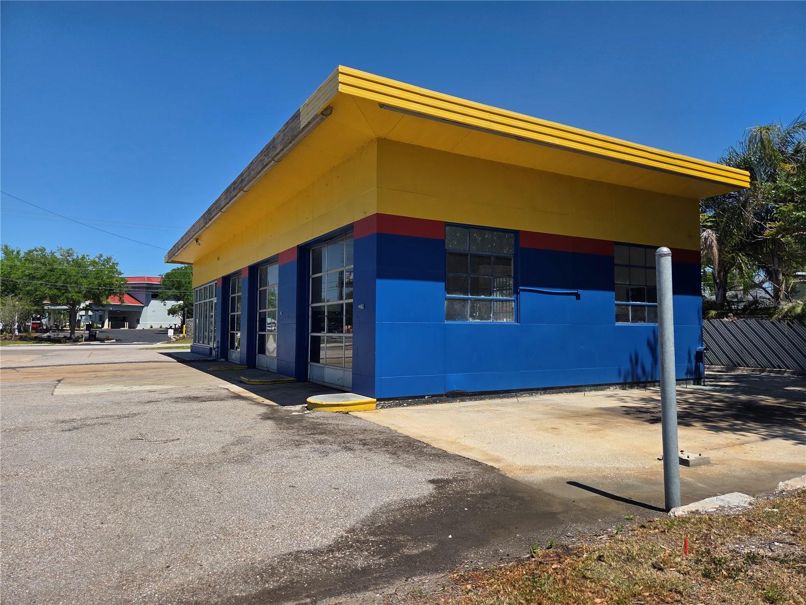 Image 8 of 8 For 3902 West Shore Boulevard