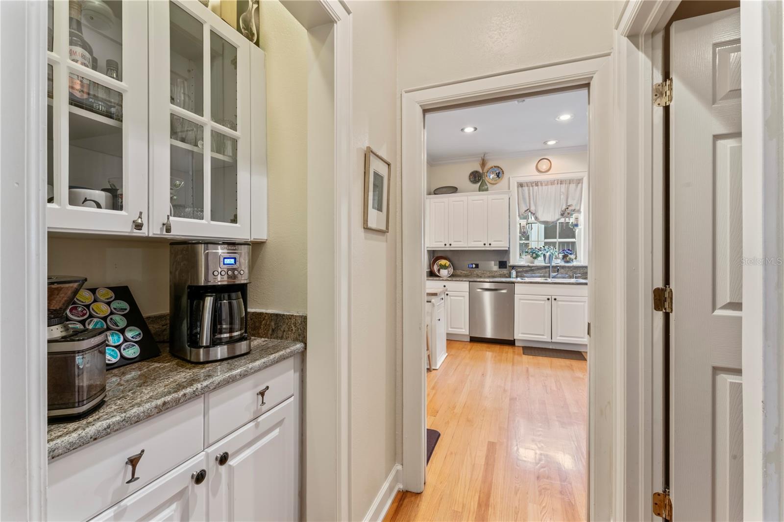 Image 12 of 42 For 3011 Mason Street B