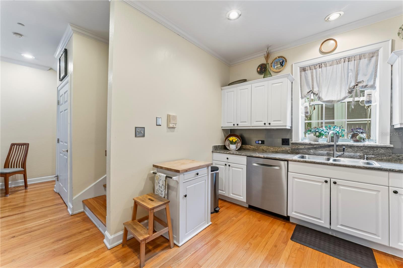 Image 14 of 42 For 3011 Mason Street B