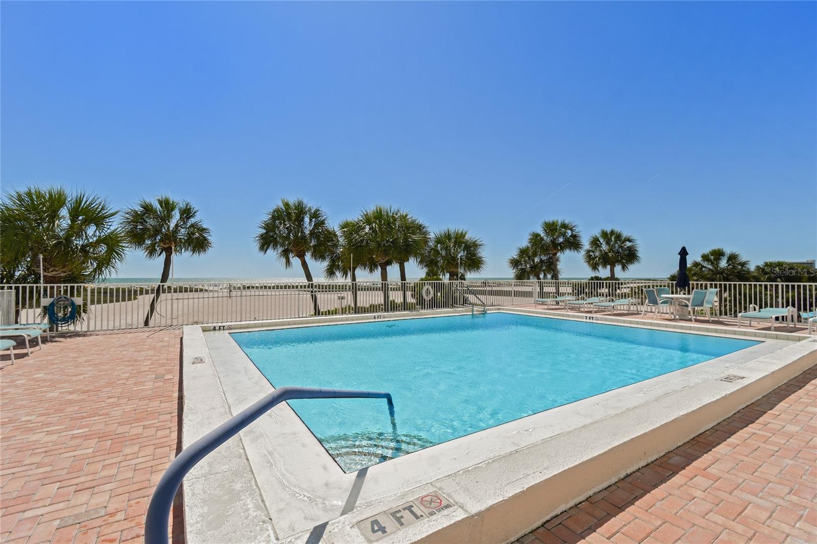 Image 37 of 58 For 11000 Gulf Boulevard 703