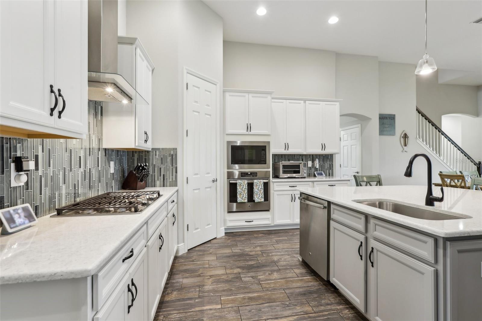 Image 5 of 50 For 808 Vittorio Place