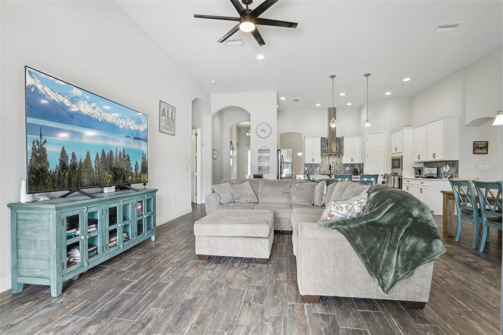 Image 7 of 50 For 808 Vittorio Place