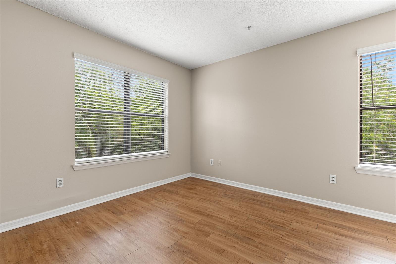 Image 16 of 32 For 11901 4th Street N 11109