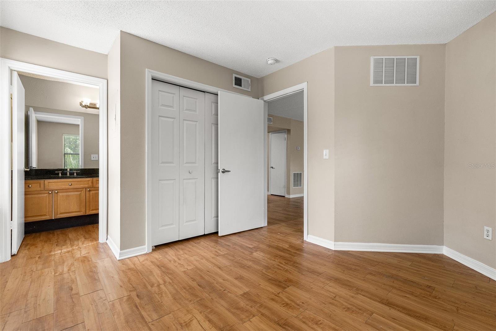 Image 18 of 32 For 11901 4th Street N 11109