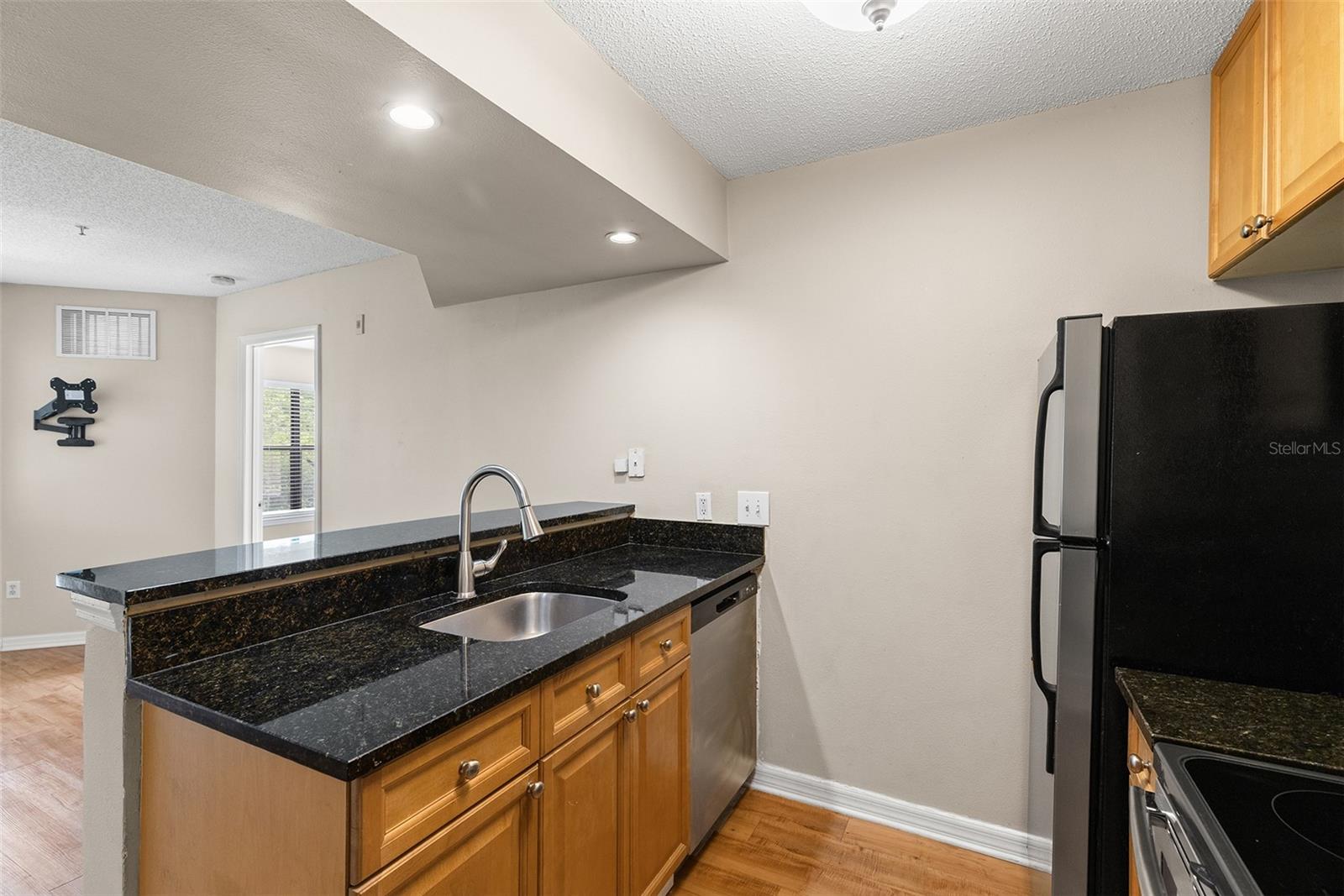 Image 4 of 32 For 11901 4th Street N 11109
