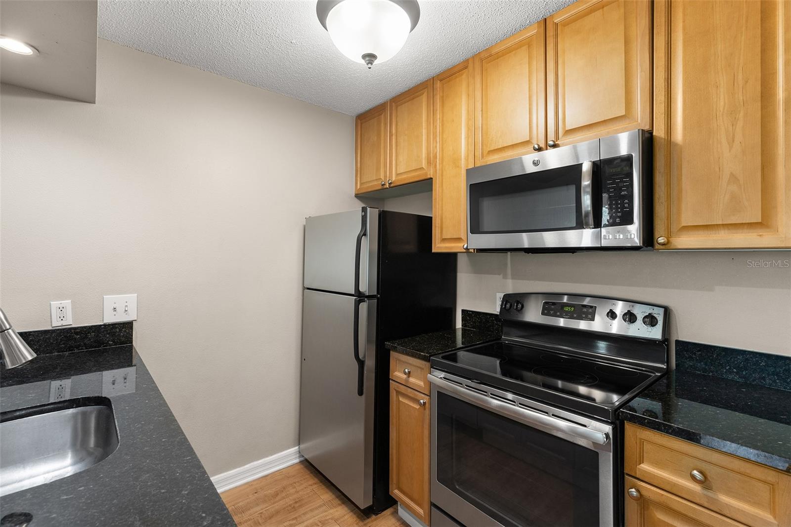 Image 6 of 32 For 11901 4th Street N 11109