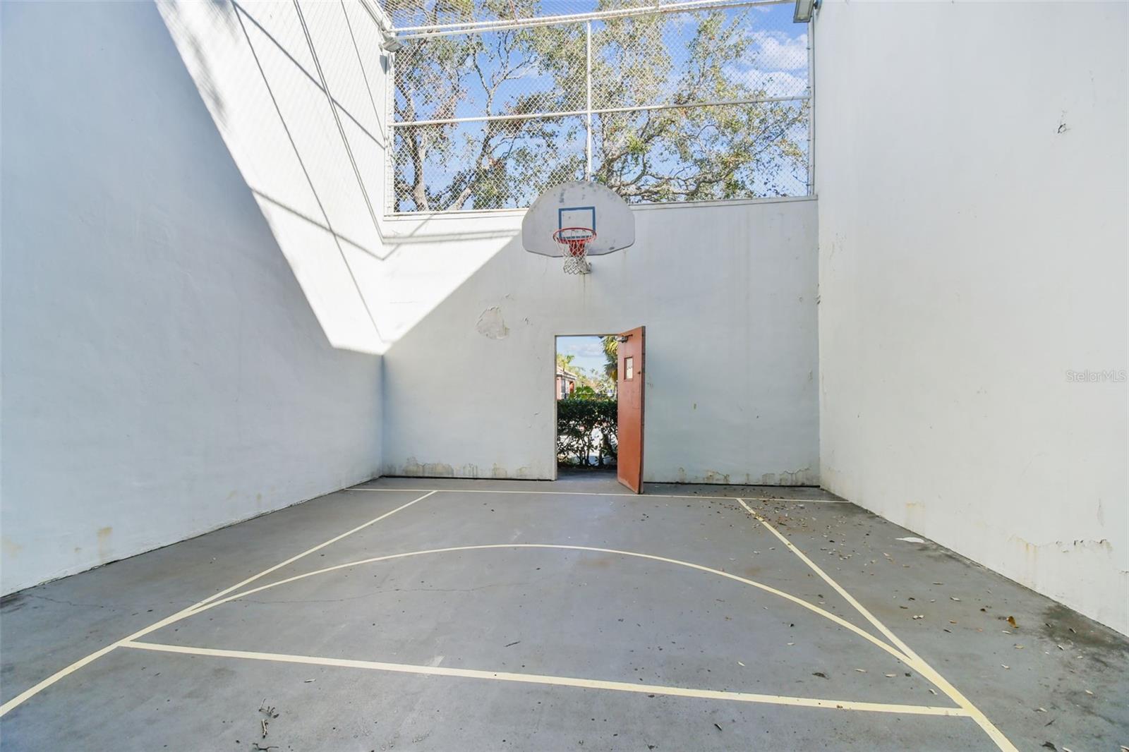 Image 36 of 36 For 10263 Gandy Boulevard N 2014