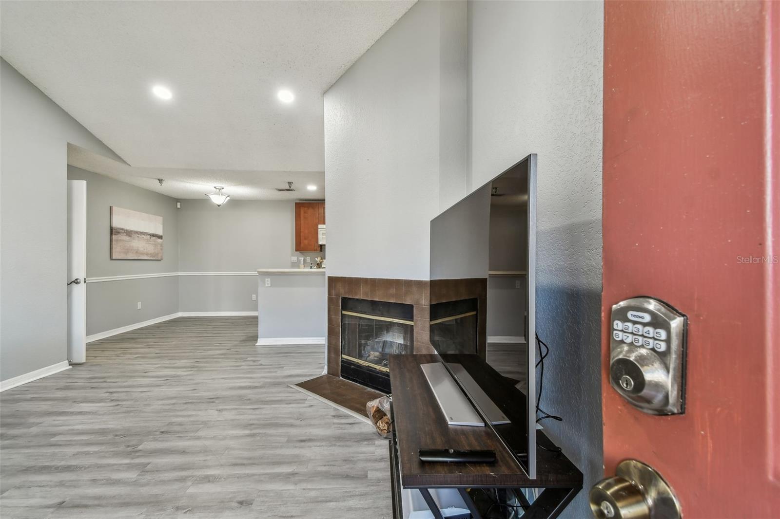 Image 4 of 36 For 10263 Gandy Boulevard N 2014
