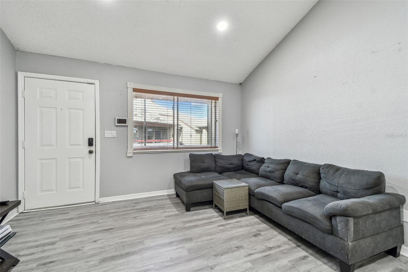 Image 8 of 36 For 10263 Gandy Boulevard N 2014