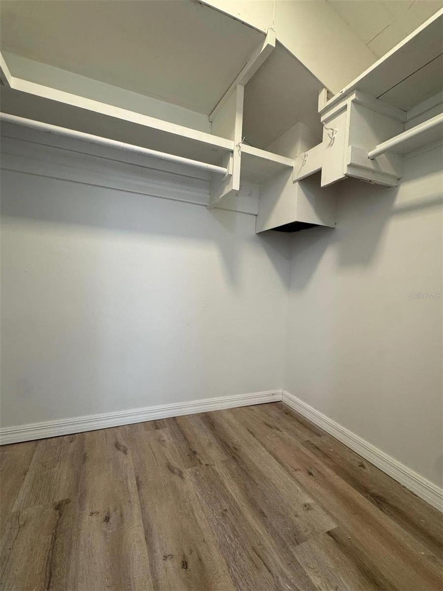 Image 11 of 18 For 640 Broadway Street