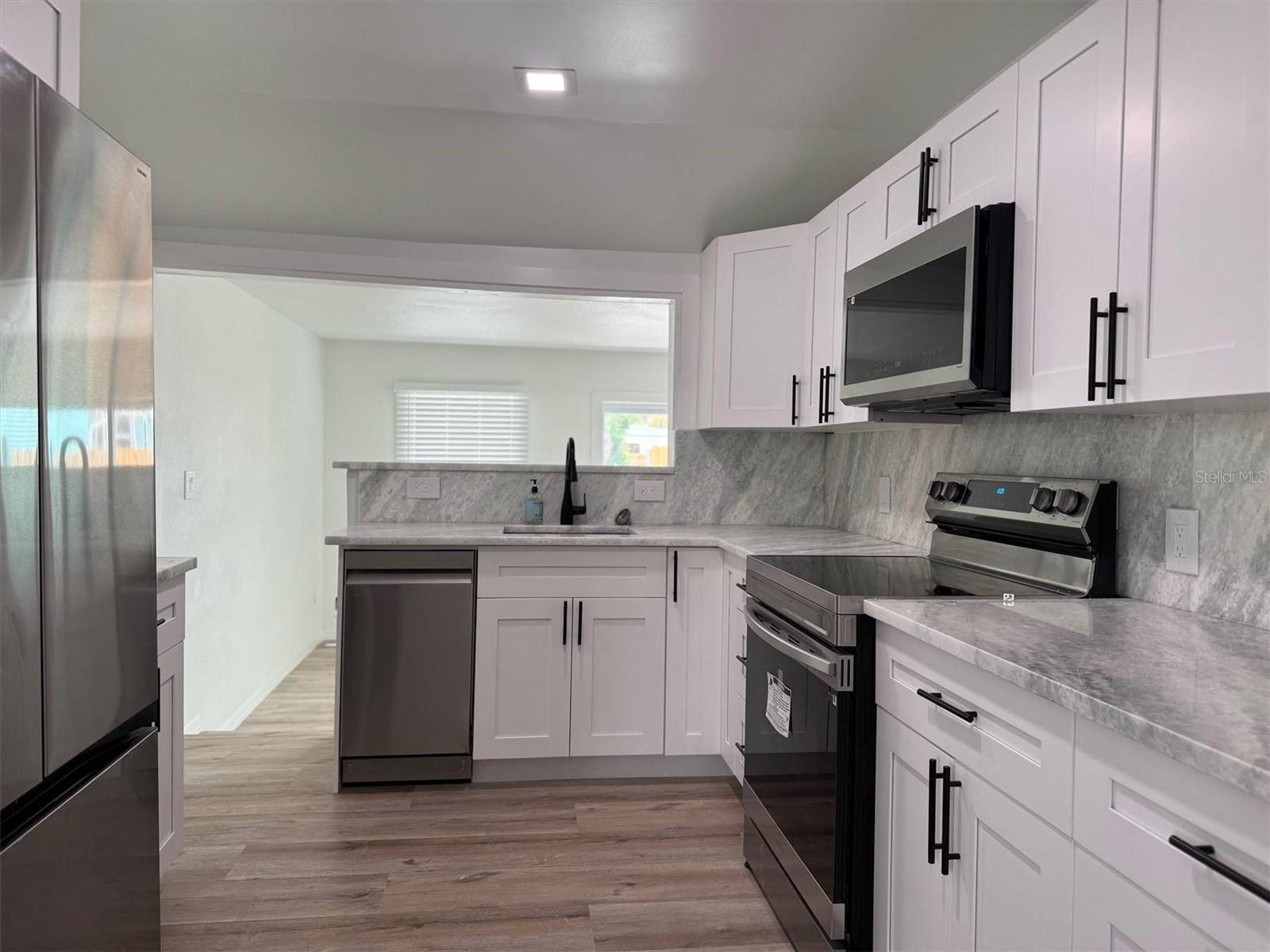 Image 3 of 18 For 640 Broadway Street