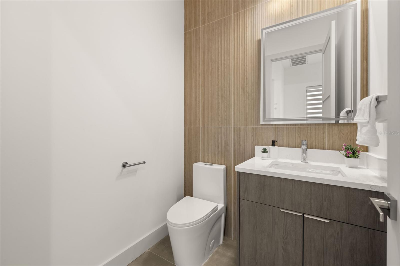 Image 22 of 50 For 1625 55th Street S