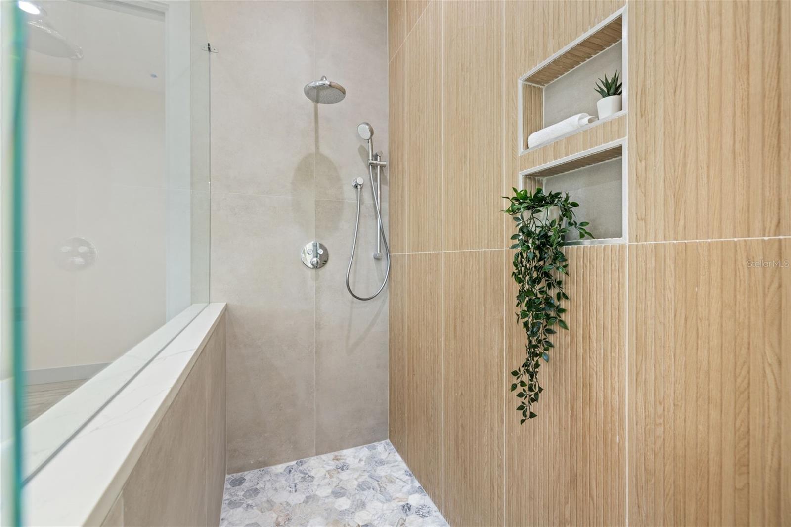 Image 31 of 50 For 1625 55th Street S