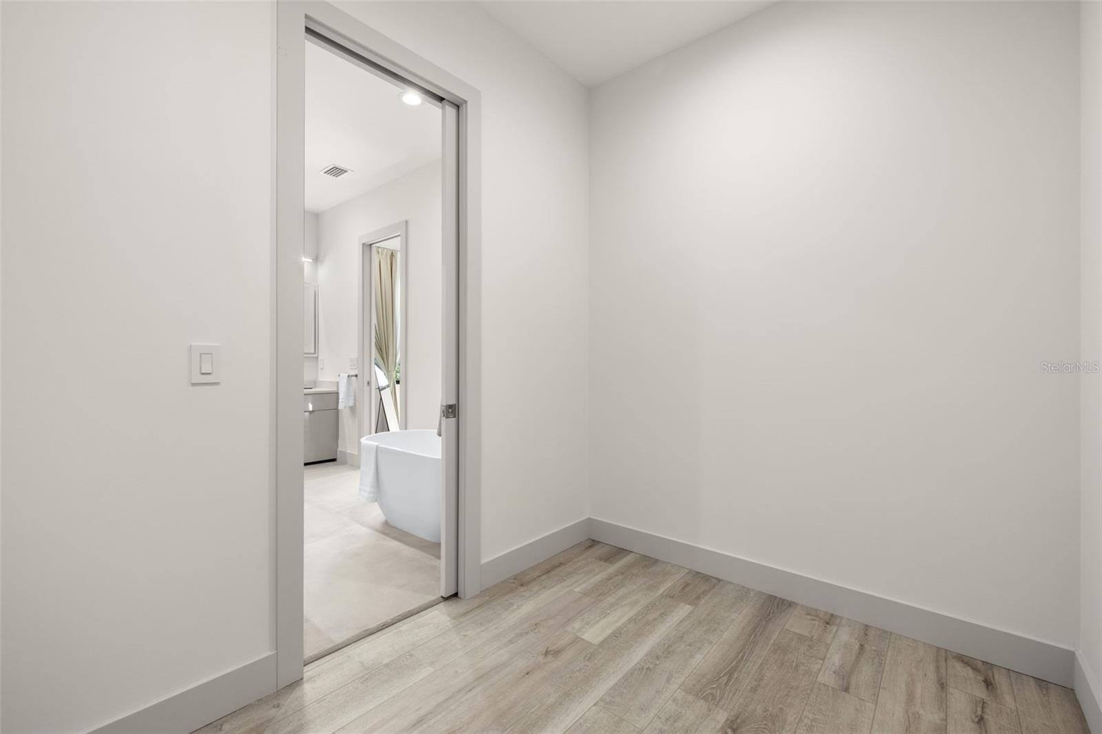 Image 33 of 50 For 1625 55th Street S