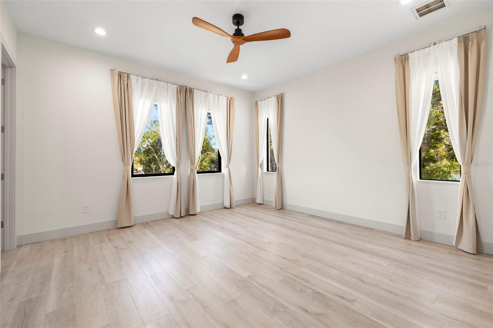 Image 41 of 50 For 1625 55th Street S