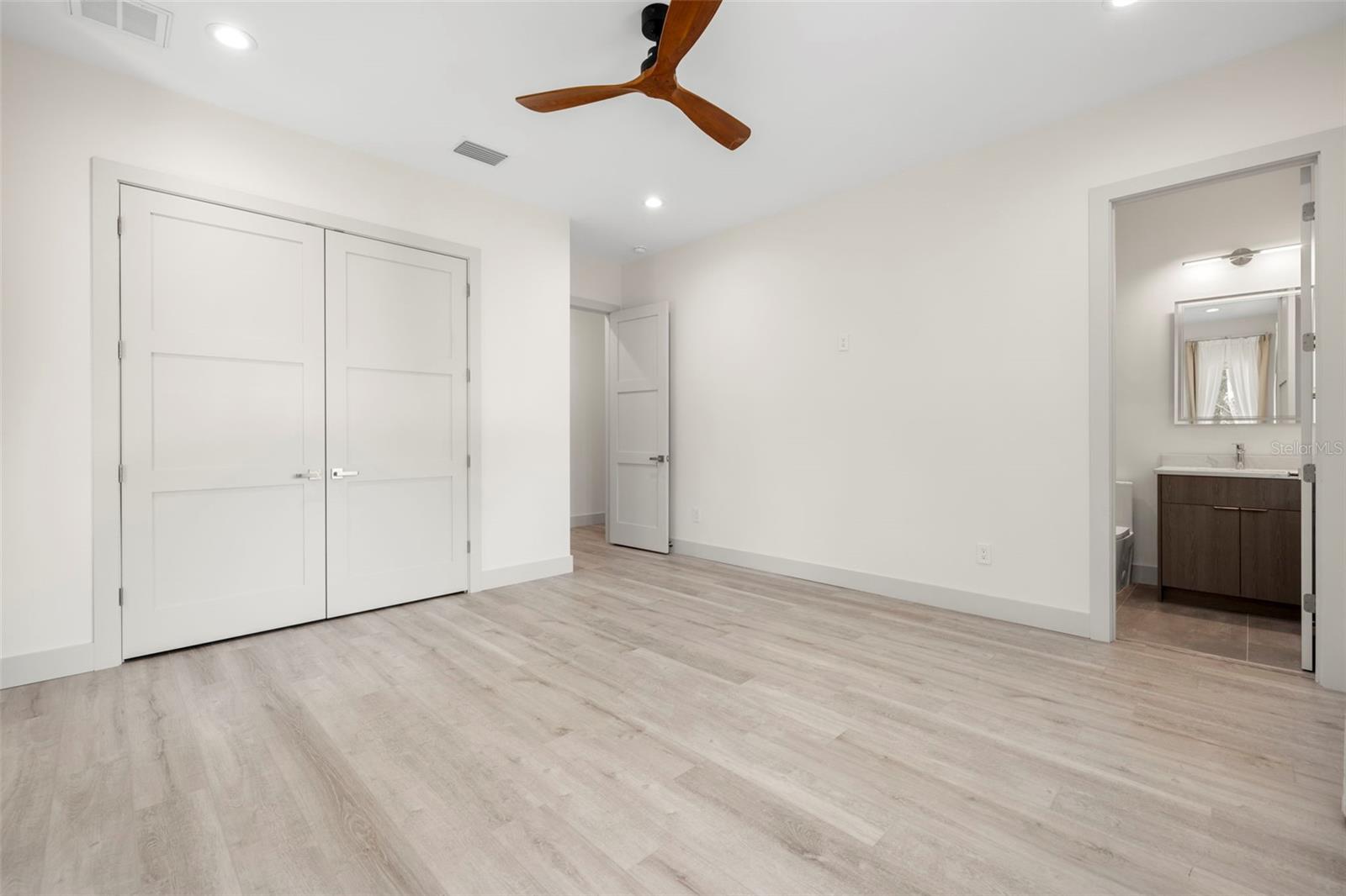 Image 42 of 50 For 1625 55th Street S
