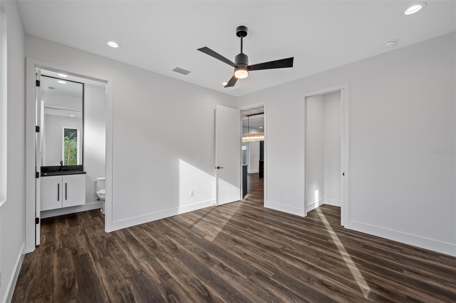 Image 11 of 14 For 2560 4th Avenue S