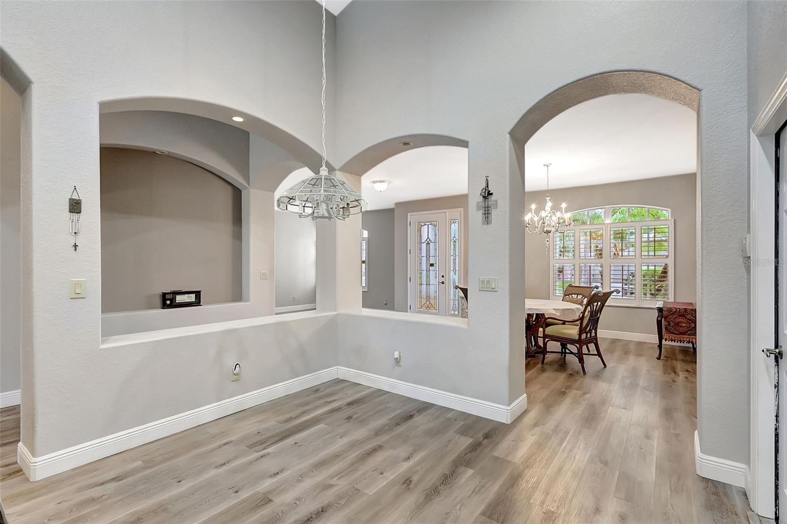 Image 11 of 72 For 10734 Banfield Drive