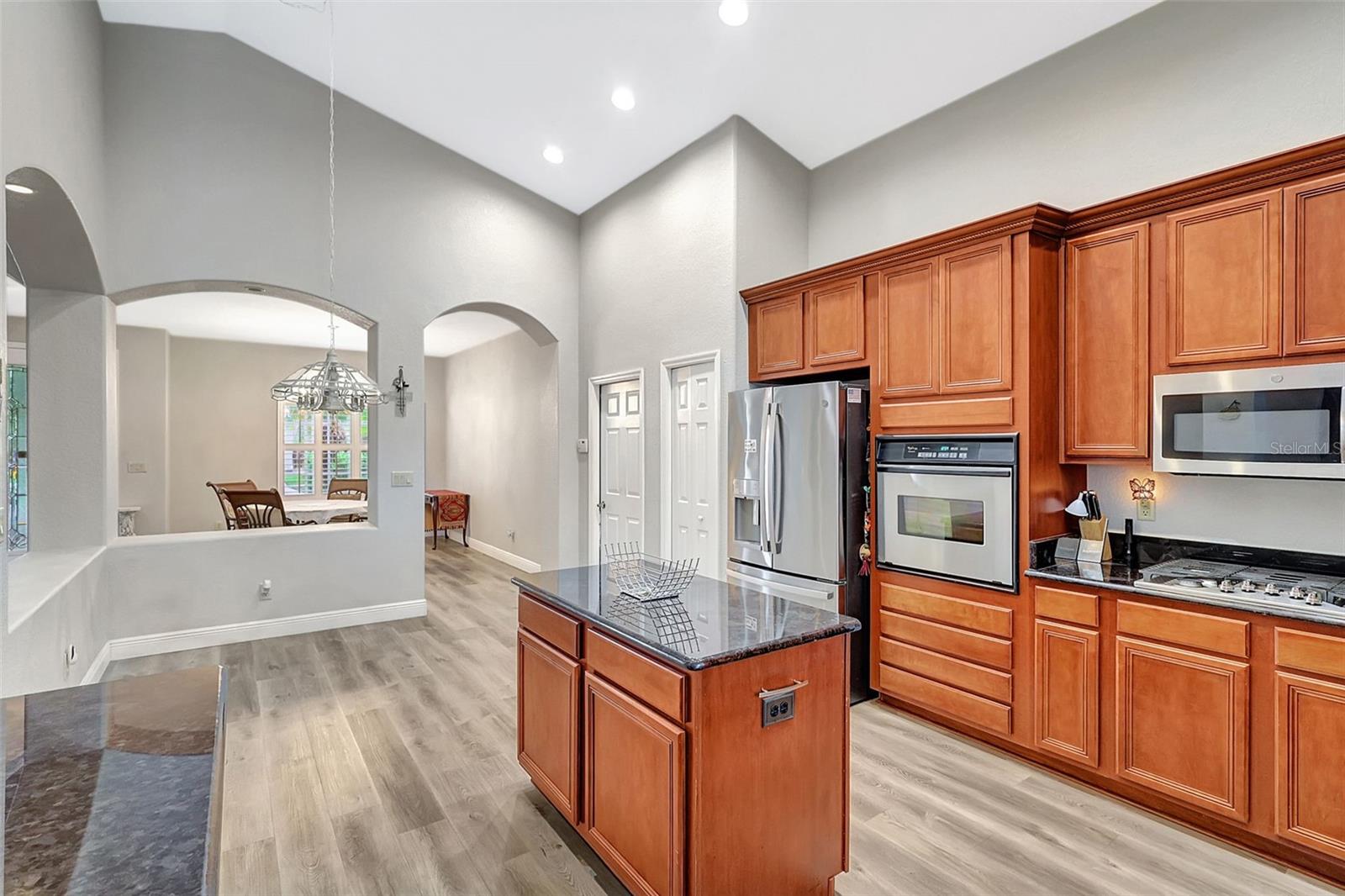 Image 15 of 72 For 10734 Banfield Drive