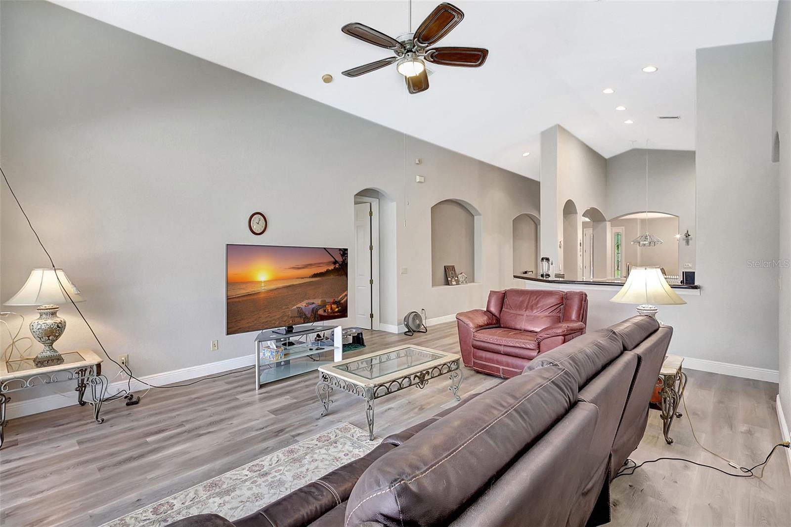 Image 20 of 72 For 10734 Banfield Drive