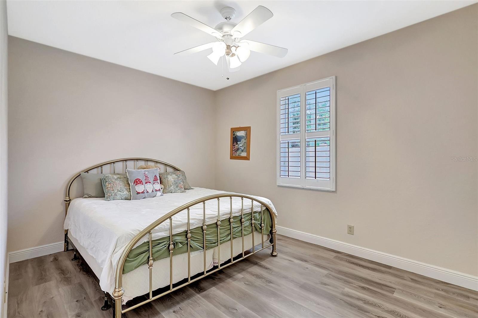 Image 24 of 72 For 10734 Banfield Drive