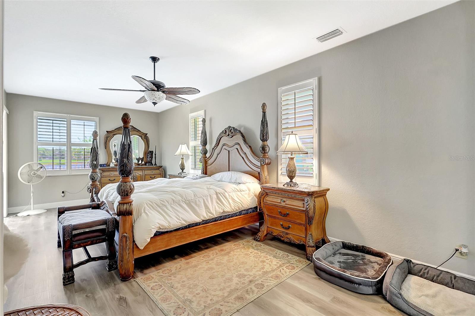 Image 31 of 72 For 10734 Banfield Drive