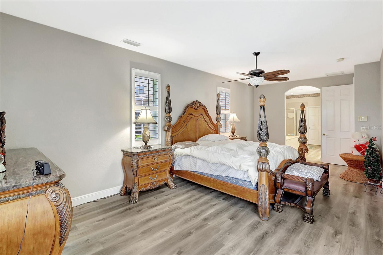 Image 32 of 72 For 10734 Banfield Drive