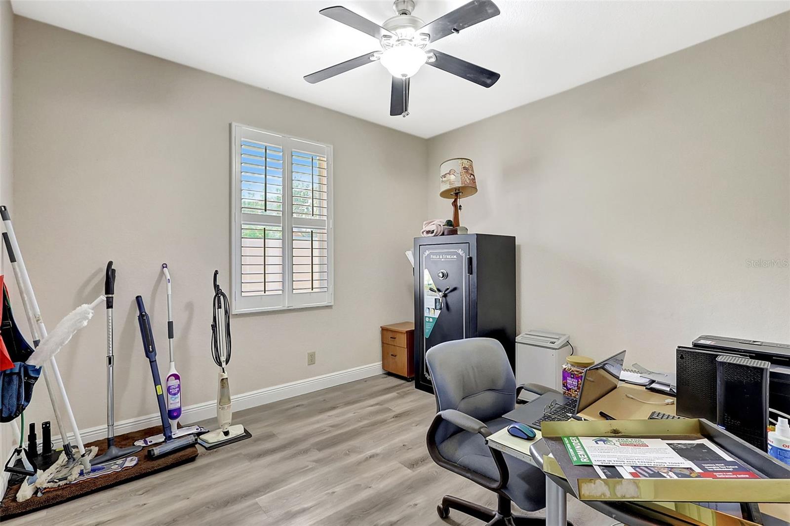 Image 39 of 72 For 10734 Banfield Drive