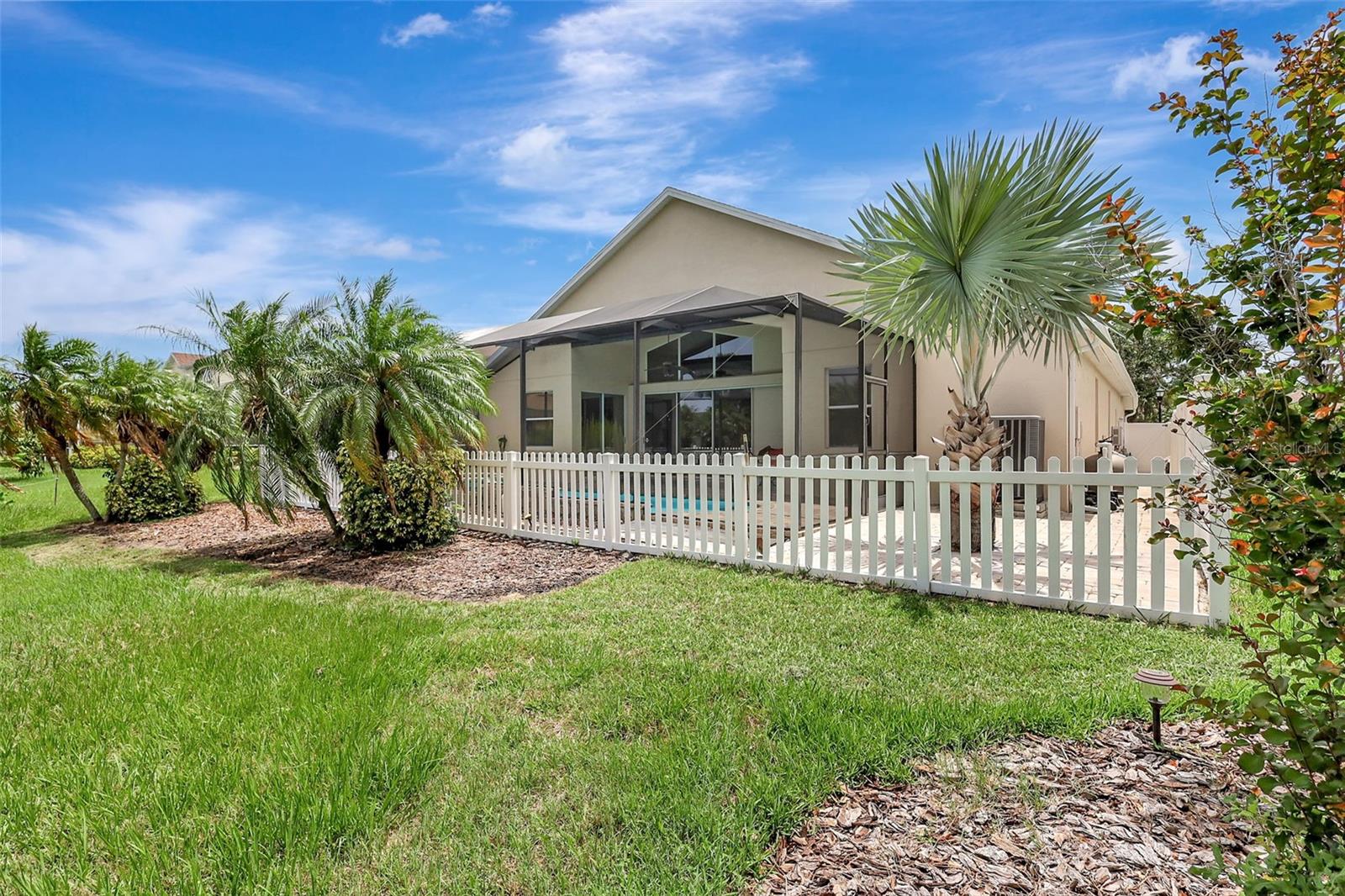 Image 44 of 72 For 10734 Banfield Drive