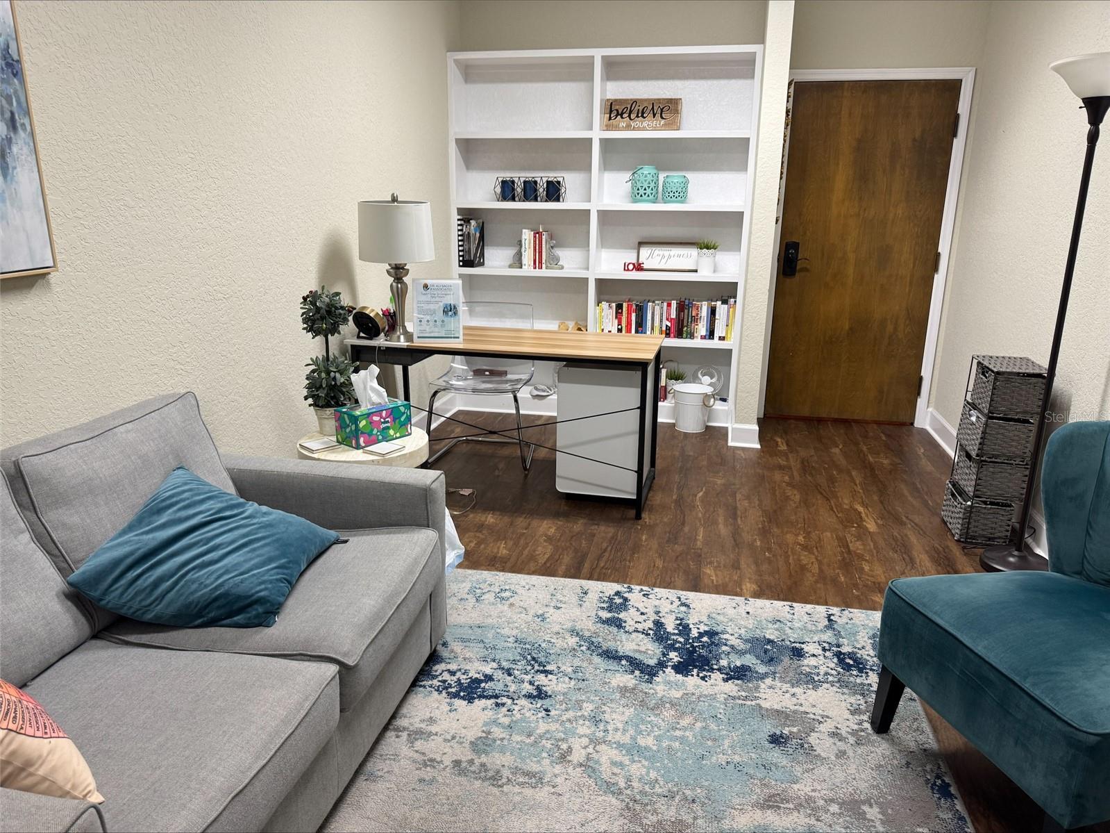 Image 26 of 36 For 611 Bay Street