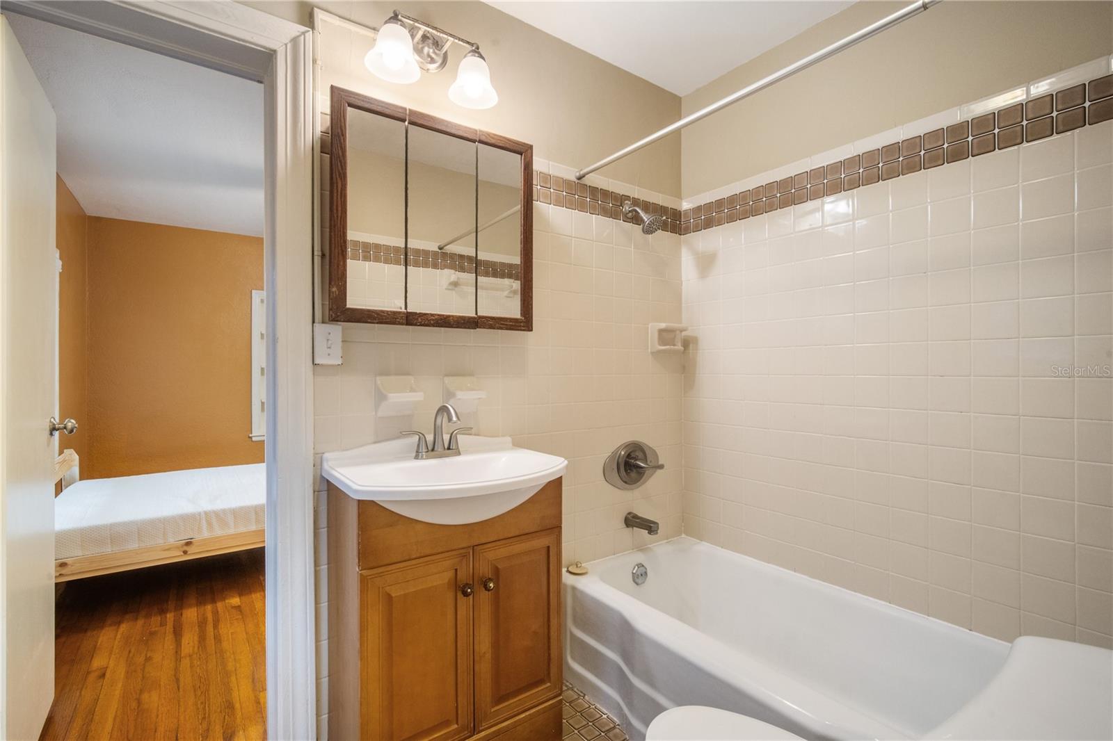 Image 10 of 21 For 1509 Hillside Drive
