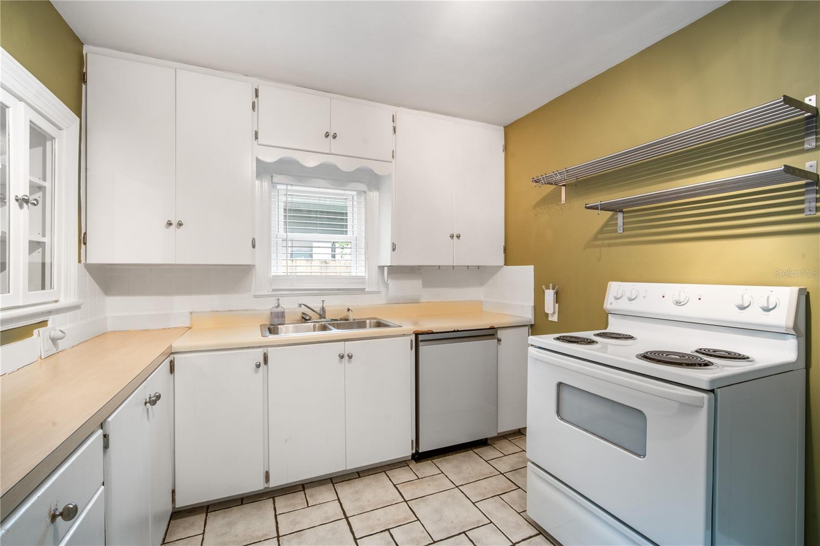 Image 12 of 21 For 1509 Hillside Drive