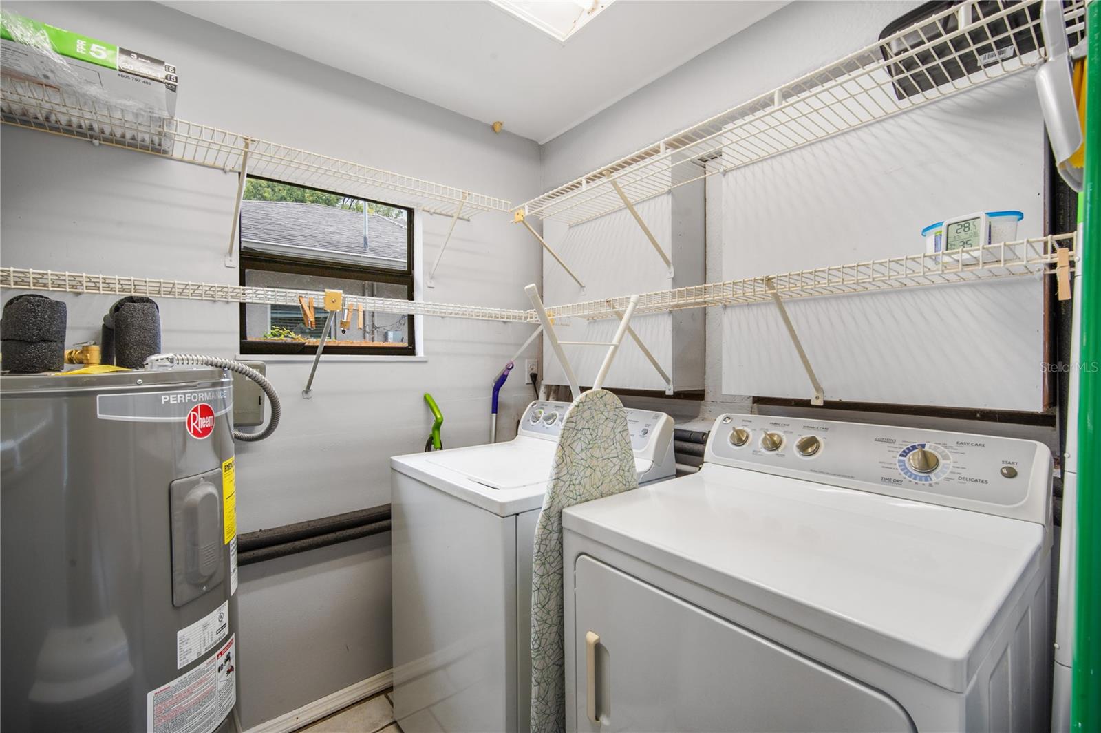 Image 14 of 21 For 1509 Hillside Drive