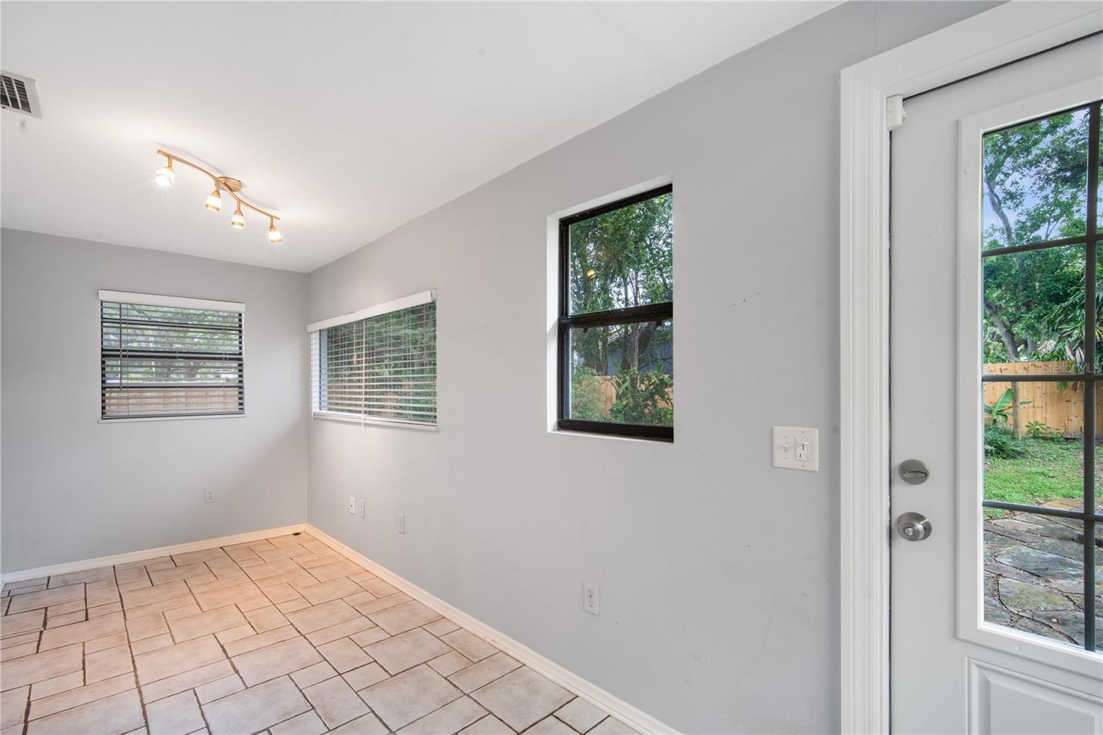 Image 15 of 21 For 1509 Hillside Drive