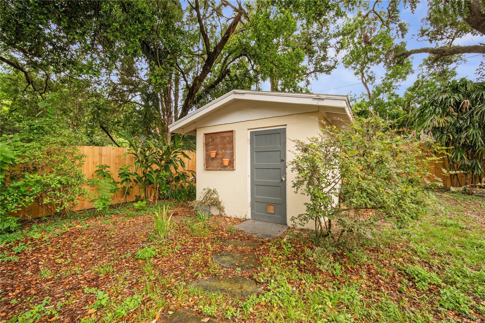 Image 17 of 21 For 1509 Hillside Drive
