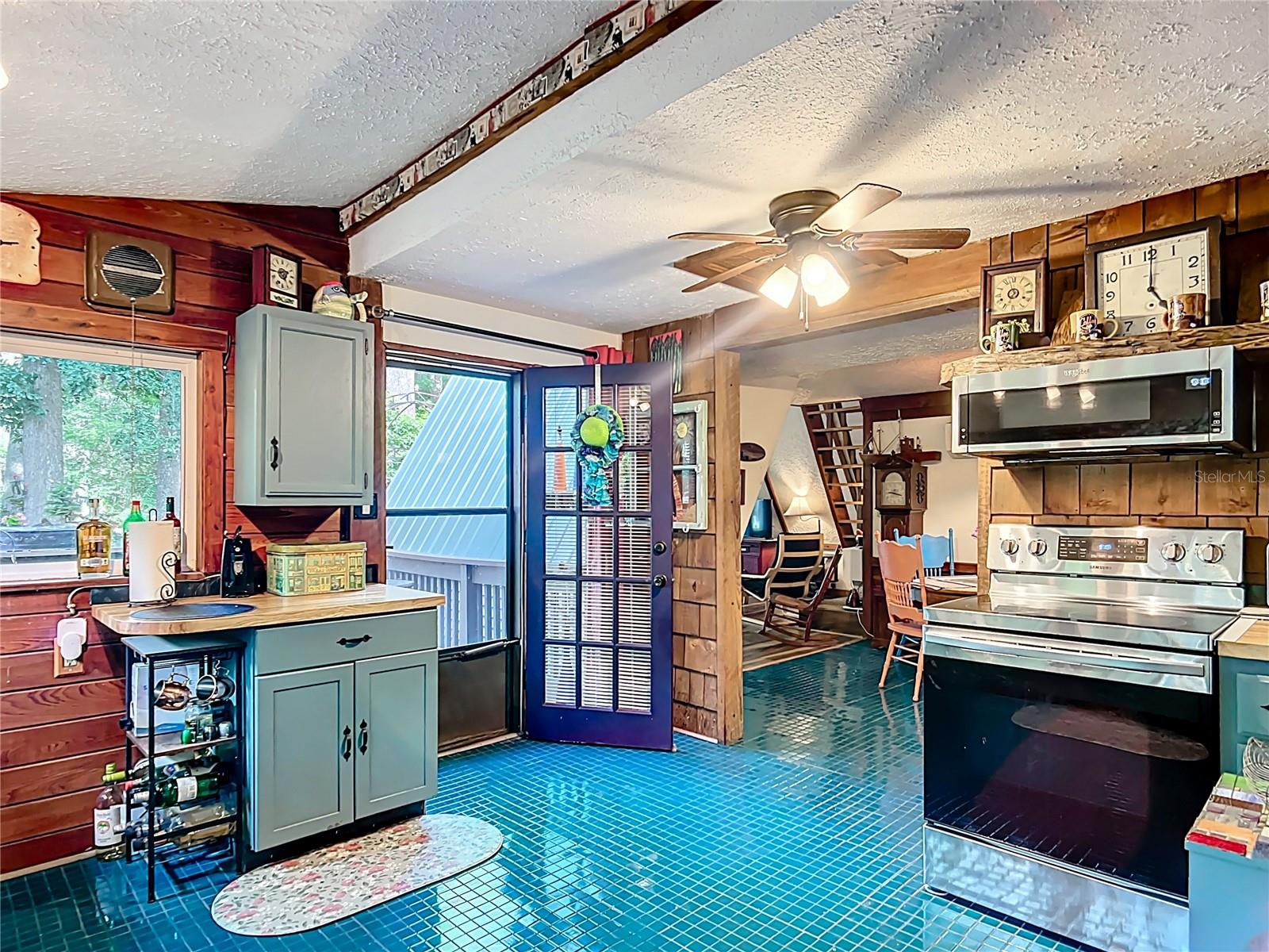 Image 17 of 62 For 9240 Carolina Way