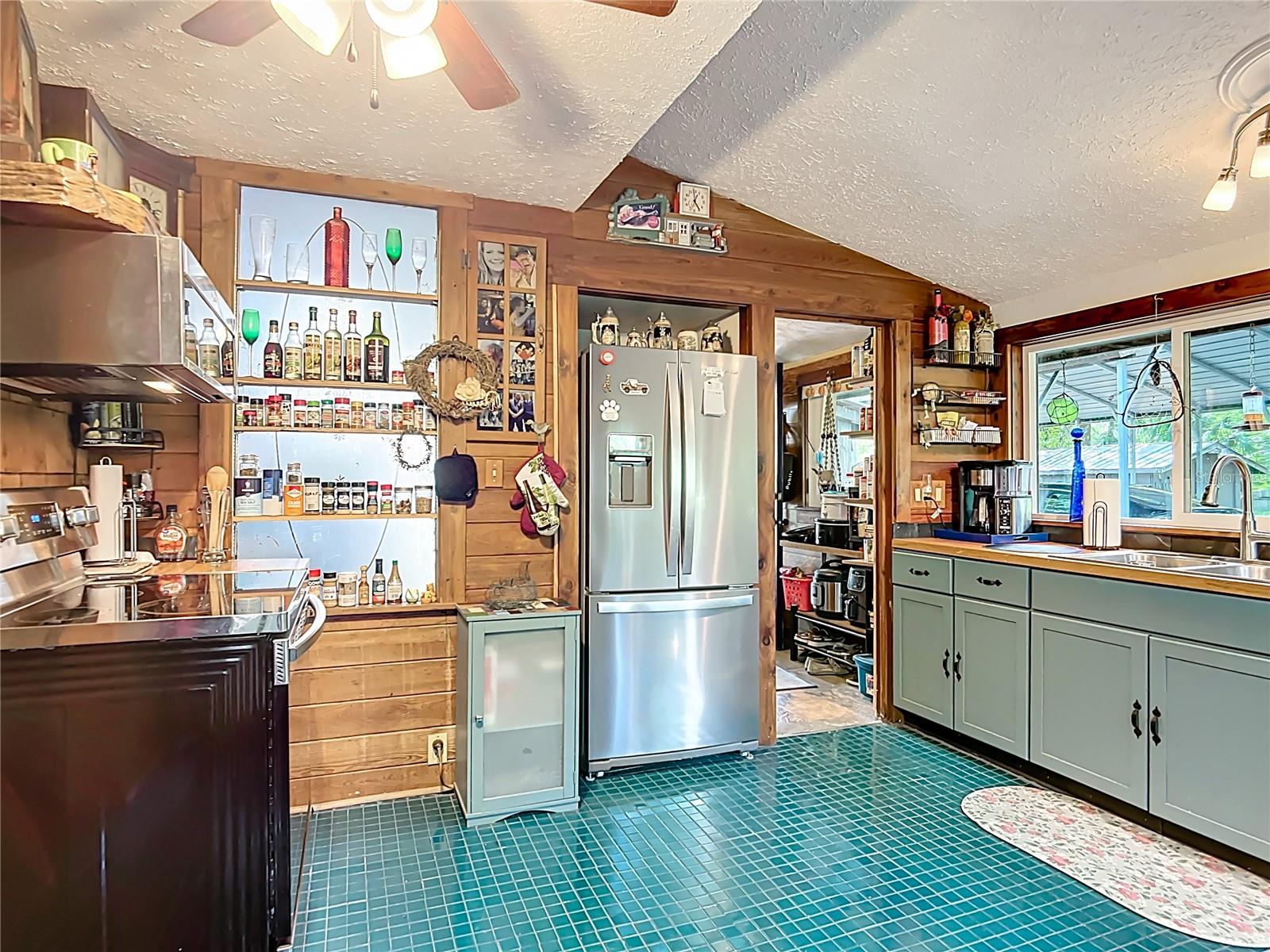 Image 18 of 62 For 9240 Carolina Way