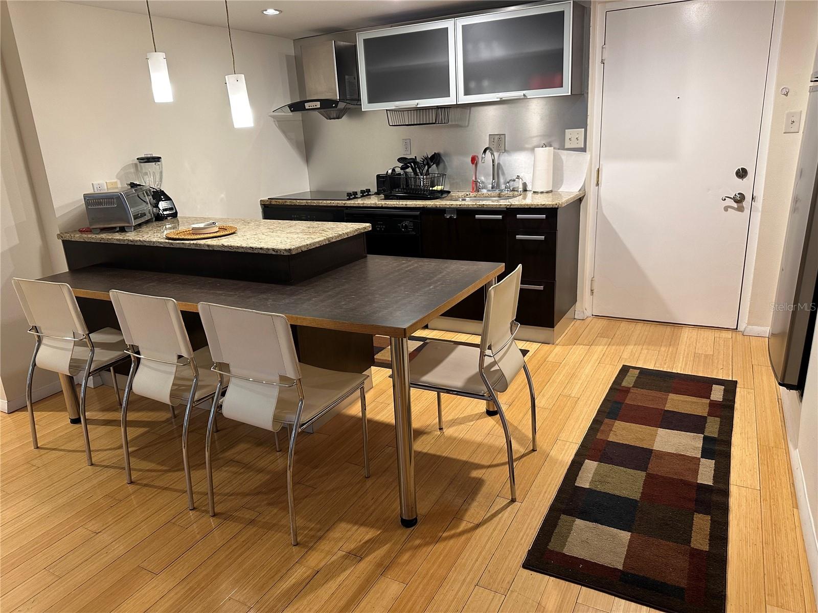 Image 4 of 20 For 701 Madison Avenue 410