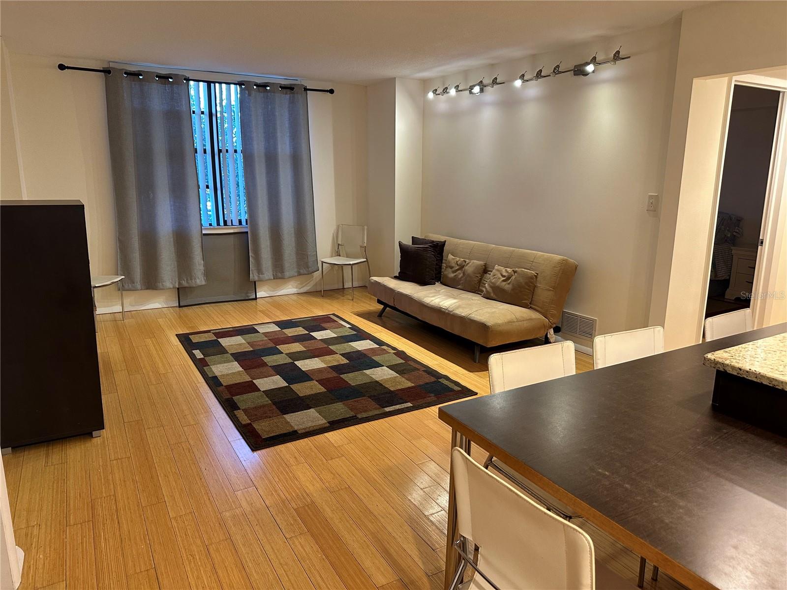 Image 5 of 20 For 701 Madison Avenue 410