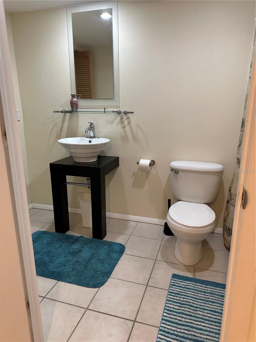Image 9 of 20 For 701 Madison Avenue 410