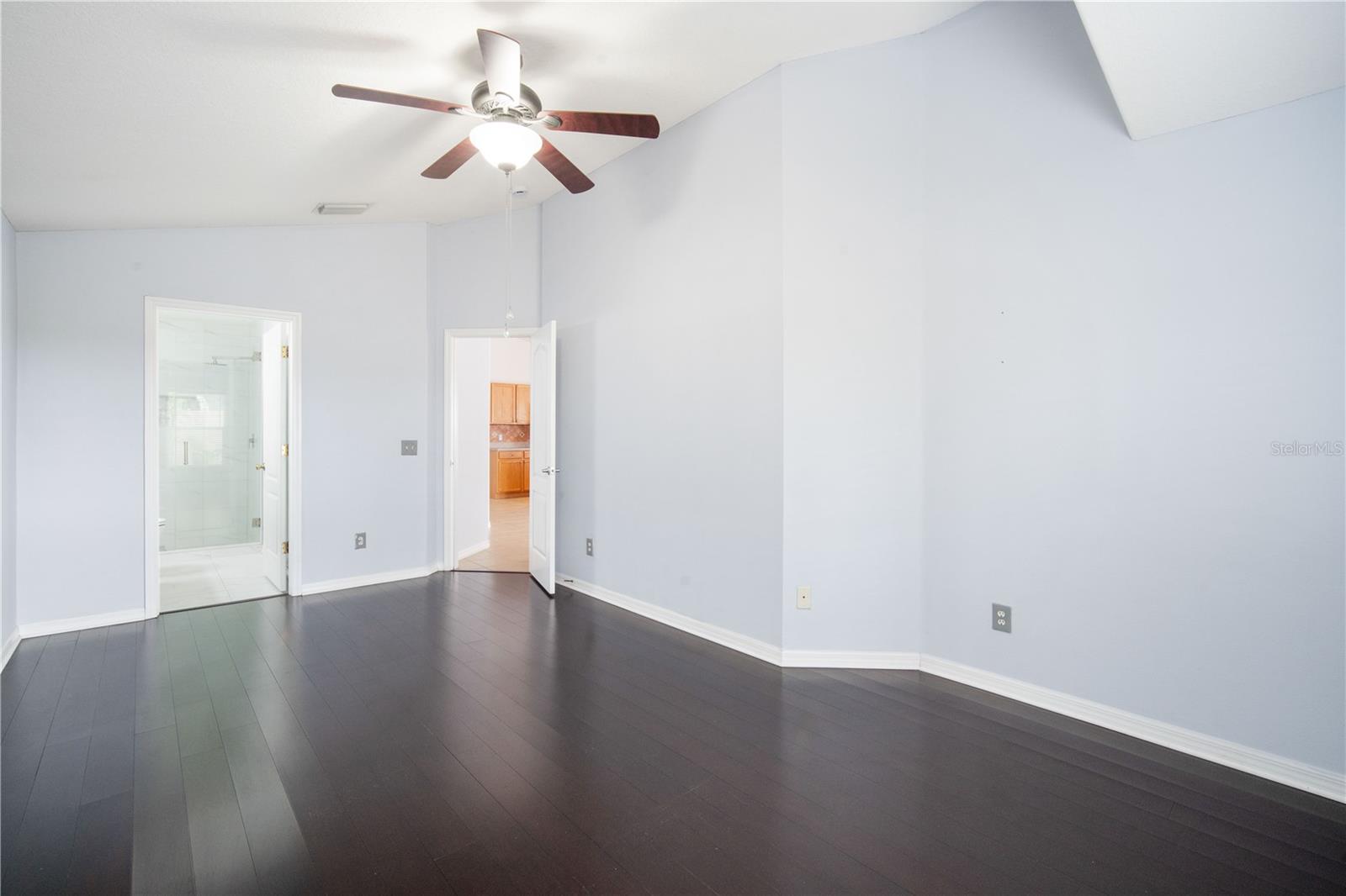 Image 11 of 20 For 6917 Exeter Park Place